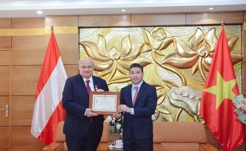 Friendship insignia bestowed upon Austrian Ambassador